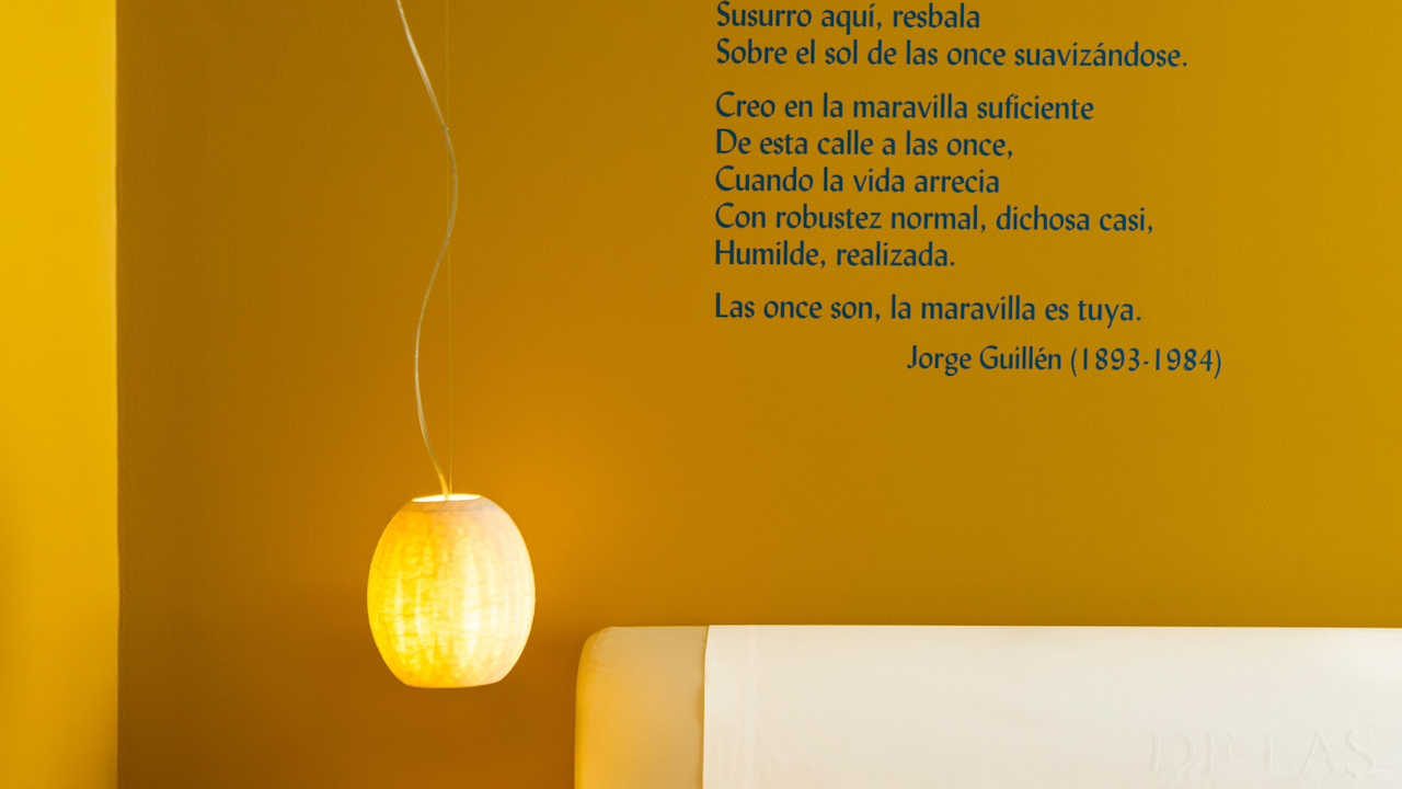 Iberostar Las Letras Gran Via - poetry on the walls